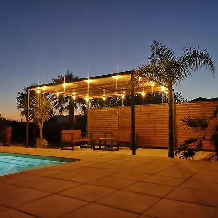 Piscine. A 20 Min A 5min Villa